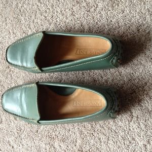 ****Sold in bundle***Flat shoes..