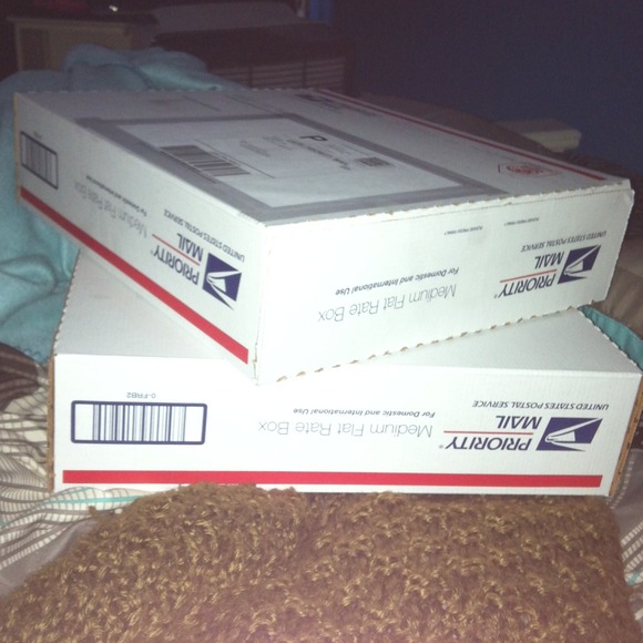Sending out my first two sales ever❤👍