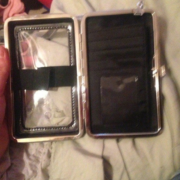 🚫Sold🚫 iphone 4/4s clutch - Picture 3 of 4