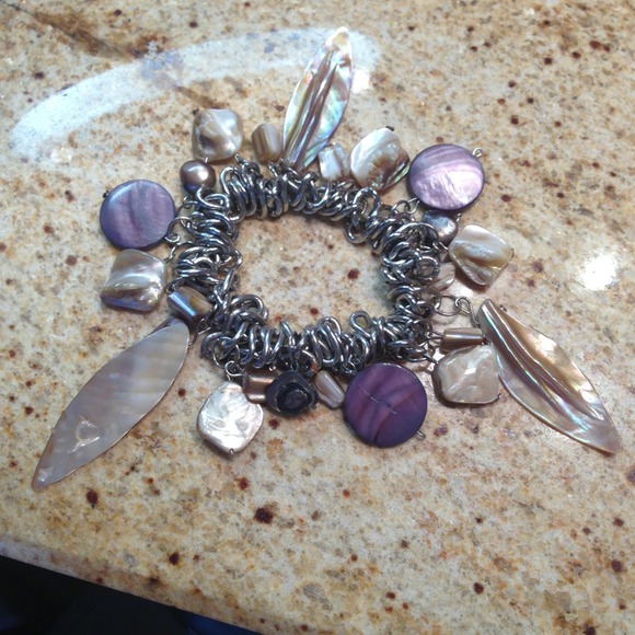 Natural Shell Bracelet - Picture 2 of 3