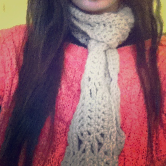 Knit scarf