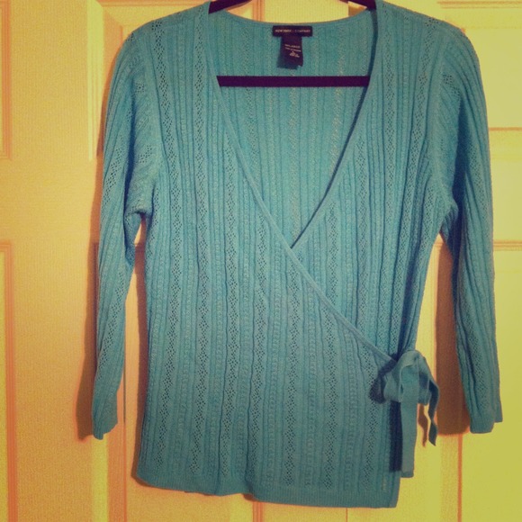 ⛔Sold in bundle⛔Turquoise wrap sweater