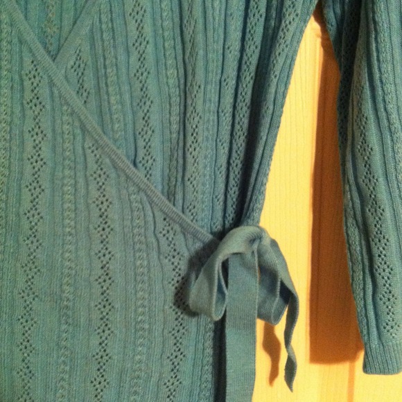 ⛔Sold in bundle⛔Turquoise wrap sweater - Picture 2 of 4