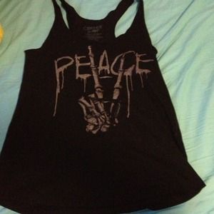 Black skull peace tank top