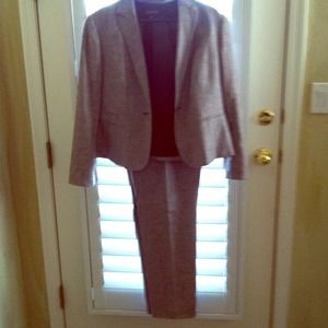 📢 Sold 📢Reduced📦Jones New York Suit