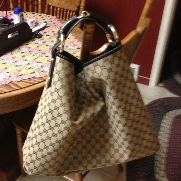 ✋Sold ✋100%gucci large horsebit hobo in brown