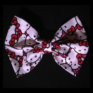 Hello Kitty bow