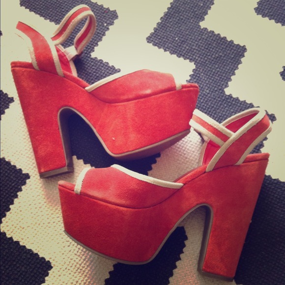 ⛔SOLD⛔Urban Outfitters Cooperative Heel