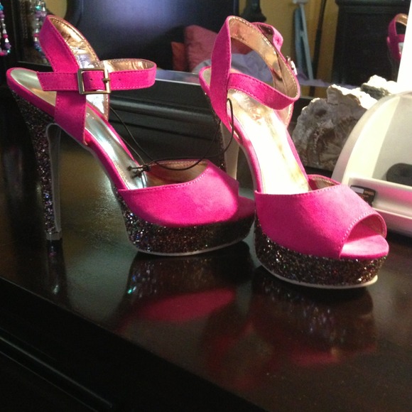 Fuchsia with glitter heals