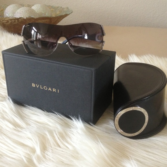BVLGARI Sunglasses With Swaraski Crystal accents - Picture 3 of 4