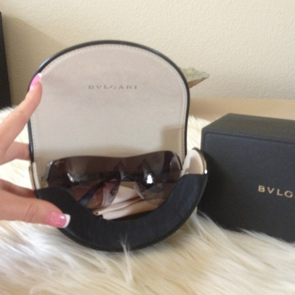 BVLGARI Sunglasses With Swaraski Crystal accents - Picture 4 of 4