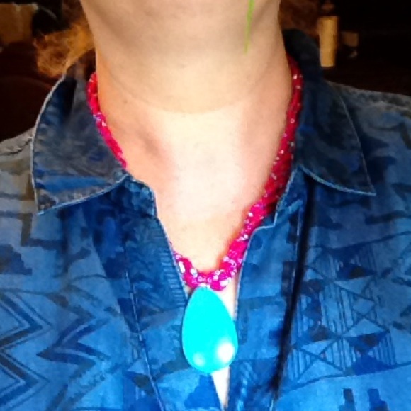 Fusciapink&turquoise strand nklc howlite pendant - Picture 4 of 4
