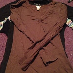 Brown long sleeves tee