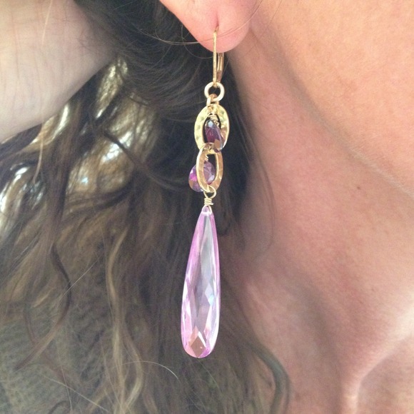 Beautiful Gold Swarovski Dangling Earrings - Picture 1 of 5