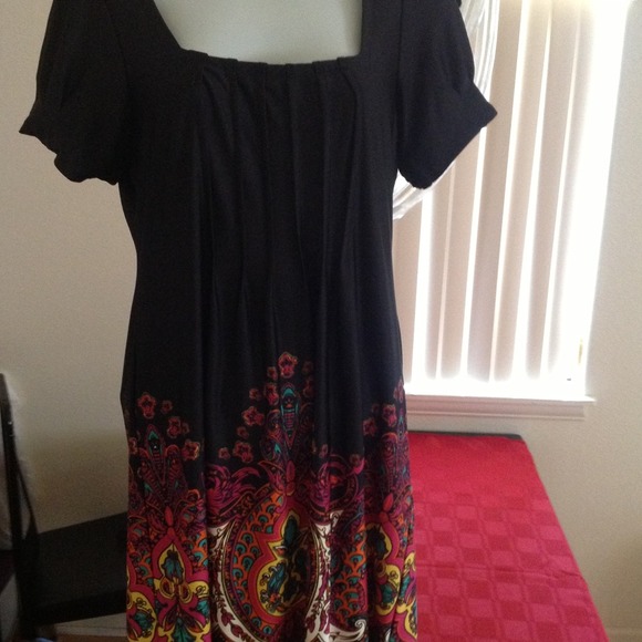 💗Black dress with beautiful print from hip .💗