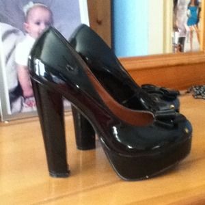 Bundle bl👠Black chunky heels with bows. 🎀 size 7
