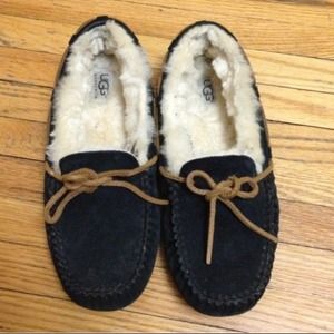 ****BUNDLED**** Ugg moccasins and Juicy Handbag