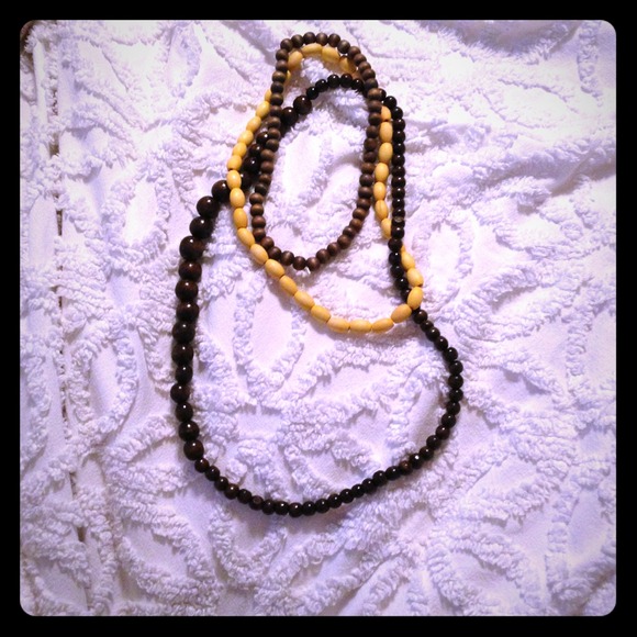 Cute set of 3 necklaces!