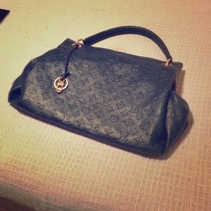 Louis Vuitton large handbag - beautiful