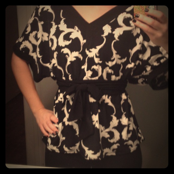 NWOT White House Black Market top