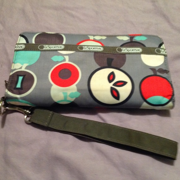 LeSportSac clutch