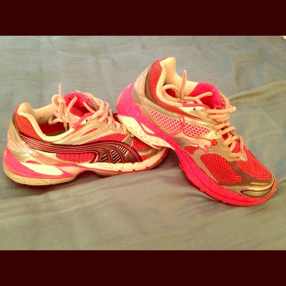 🎈Sold🎈Puma sneakers