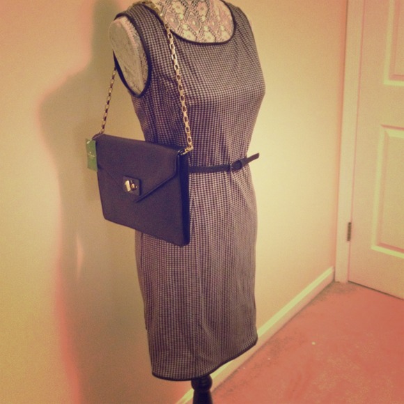 ⭐SOLD⭐NWT Max Studio Houndstooth Belted Dress