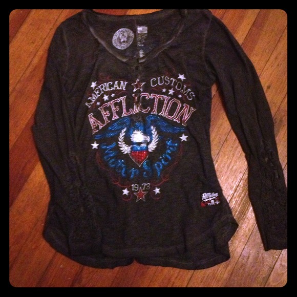 🚩Traded🚩Affiction long sleeve shirt.