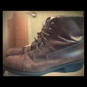 For @minniefas 😃Eddie Bauer Brown Boots