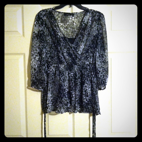 🌠Kohls Sheer top with black cami (included)