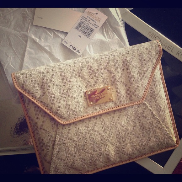 🚫SOLD🚫REDUCED! 😍 MICHAEL KORS TABLET IPAD CASE