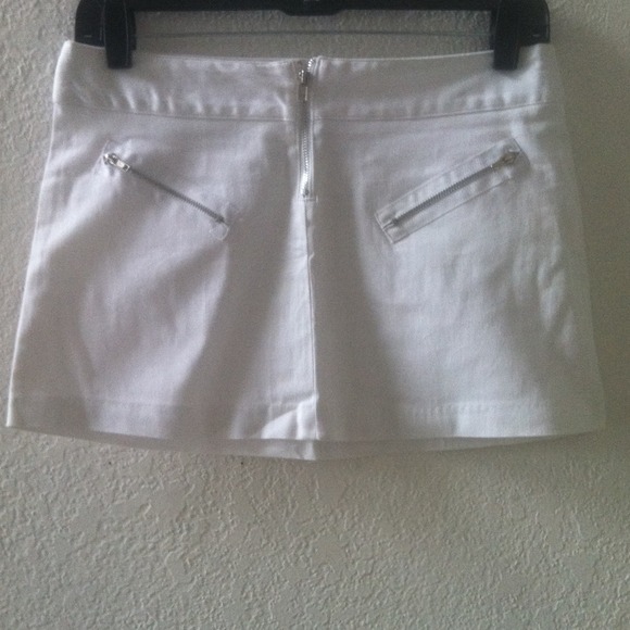 💰bundle only💰White Denim Miniskirt w/ Zippers