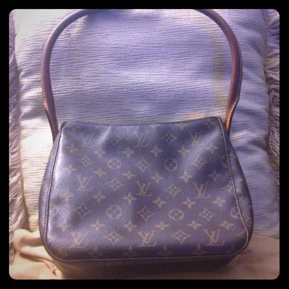 *PRICE REDUCED* AUTHENTIC LV Monogram Looping Bag