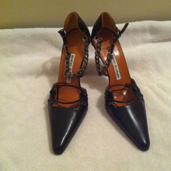 Authentic Manolo Blahnik black heels size 38 Euro. - Picture 3 of 4