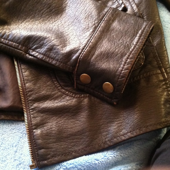 Leather jacket - Picture 2 of 4