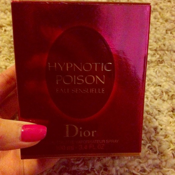 hypnotic poison eau de sensuelle