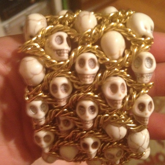 Skull bracelet