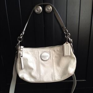 👜RESERVED for Veronicaf👜 Coach ivory crossbody