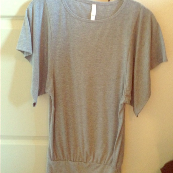 Light gray top. Size small