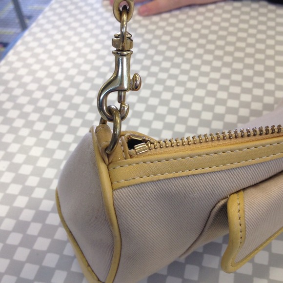 Coach Hand Bag! $ Negotiable! AUTHENTIC & RARE!! - Picture 2 of 4