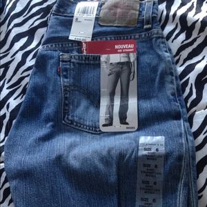 Bundled Levi's blue jeans
