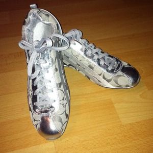 🔴Price Just Reduced🔴New Coach Silver Shoes