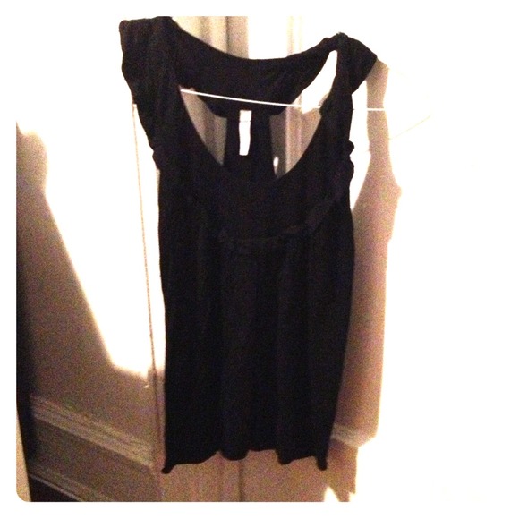 Flattering black tank! Racer back- loose fit - Picture 1 of 3