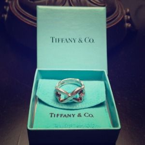 REDUCED!!! Tiffany's authentic Picasso ring!