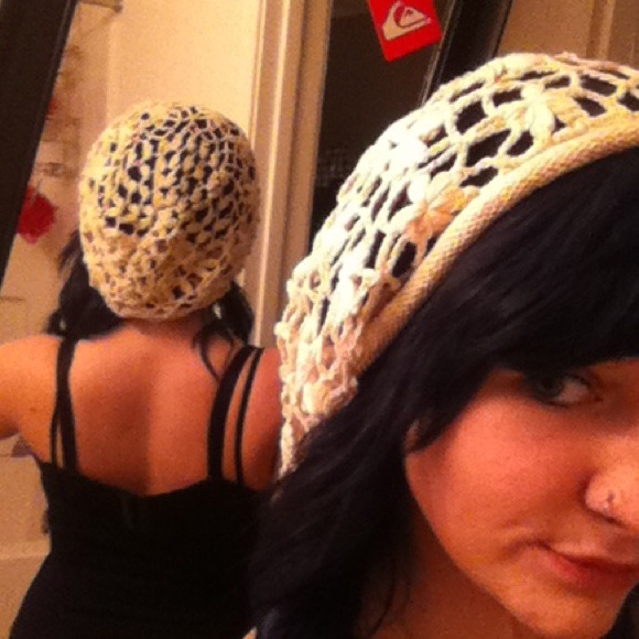 ???traded???Cream knit slouch beanie