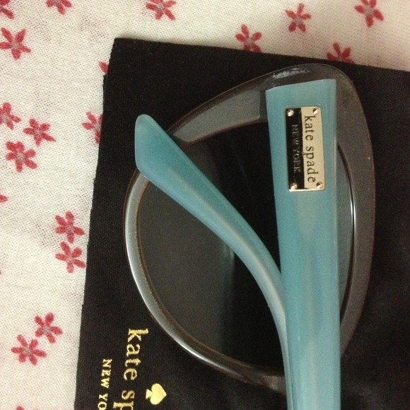 😍AUTHENTIC KATE SPADE SUN GLASSES😍 - Picture 3 of 4