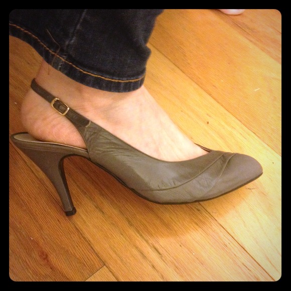 Vintage Italian Leather Bandolino. Heather grey.