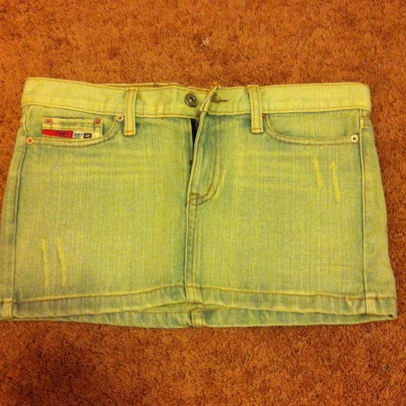 Reduced price New <3 denim skirt never wear it - Picture 1 of 2