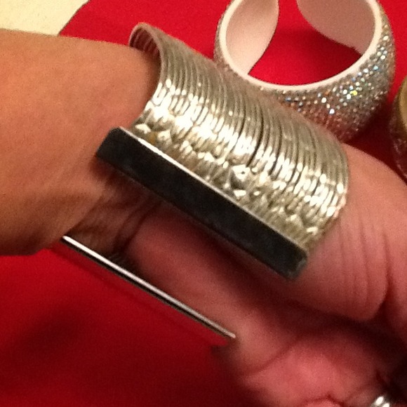 Silver cuff - Picture 3 of 4