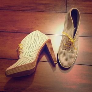 ❎SOLD❎ lace up booties